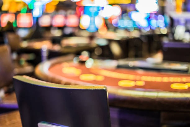 Live dealer blackjack table on moli77 slot mobile app with dealer in studio